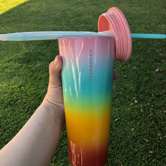 Starbucks - Picture 5 of 5